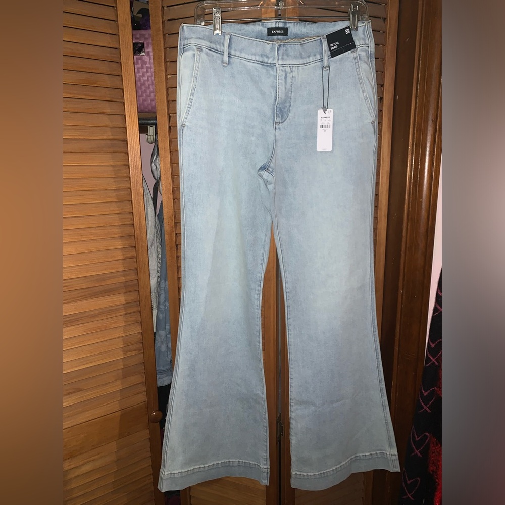 Express Jeans.